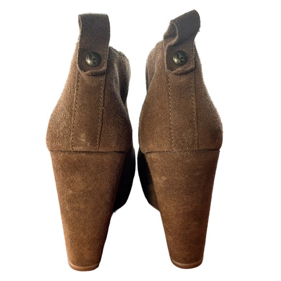 Koolaburra Katelyn Desert Wedge Suede Ankle Bootie Womens Size 10 Tan Lace Up - Picture 4 of 9